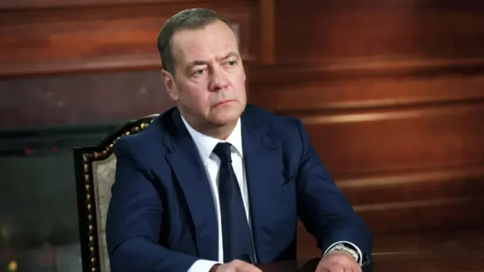 medvedev napomnil pashinyanu o vybore eaes ili es kak troczkomu-ul-rks-ru-0