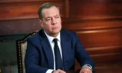 medvedev zayavil moskva ne byot po muzeyam vsu v sevastopole-ul-rks-ru-0