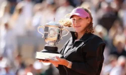 Мирра Андреева сенсационно выиграла Ролан Гаррос и вошла в топ WTA mirra andreeva sensaczionno vyigrala rolan garros i voshla v top -ul-rks-ru-0