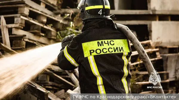 Пожар произошел на НПЗ в Краснодарском крае после атаки БПЛА
