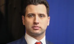 roman rotenberg i vladimir mashkov na pmef obsudili hokkej i akterstvo-ul-rks-ru-0