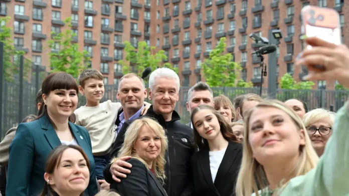 sergej sobyanin otkryl novuyu shkolu marina roshha imeni orlova-ul-rks-ru-0