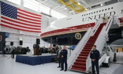 tramp i katar sovmestno predstavili  747    ssha-ul-rks-ru-0