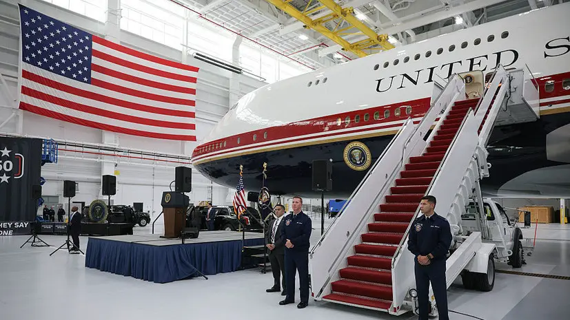 Трамп представил подаренный Катаром новый самолёт Air Force One