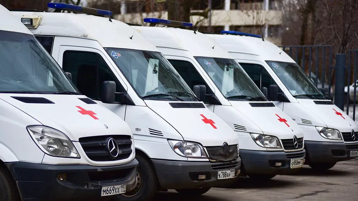 «112»: Годовалый ребенок выпал из окна базы отдыха в Подмосковье