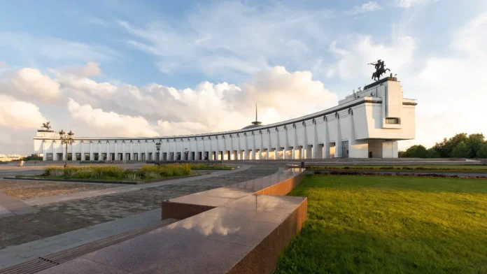 muzej pobedy obyavil finalistov konkursa chteczov poeziya pobedy-ul-rks-ru-0
