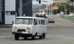 uaz oficzialno pereimenoval semejstvo modelej sgr v buhanku-ul-rks-ru-0