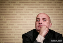 Суровый приговор за покушение на известного писателя 762c55bc-2c48-444c-a751-7acb143ad8fb-674dd37b