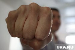 Мужчина ударил кулаком брата в висок