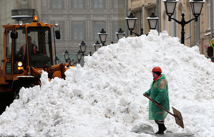 В Москве в понедельник прогнозируют снег, сильный ветер, возможна гололедица