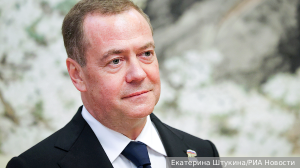 Медведев раскрыл секрет бодрости после перелетов