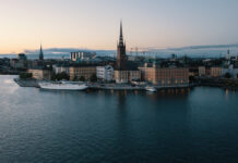 Шокирующий инцидент с караульным у королевского дворца Стокгольма 00f01b1a-f7f1-419b-9cb7-b3c8b579f4f9-67d76cc9