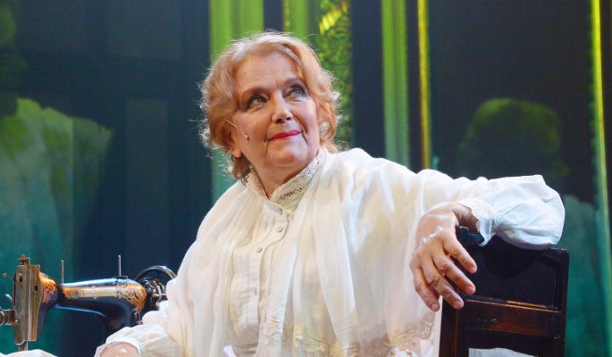 71-летнюю Алферову незаслуженно обозвали в Сети