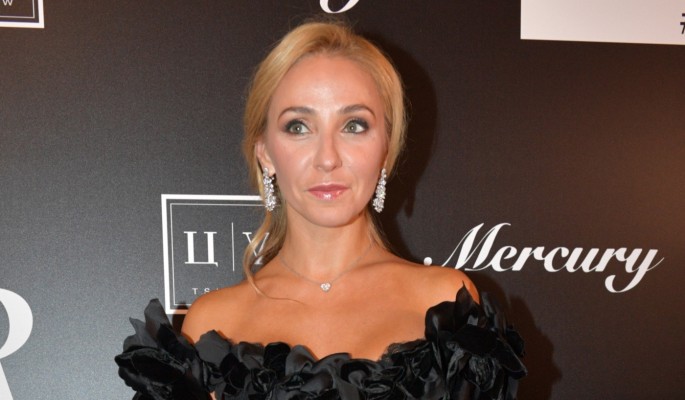 Навку заподозрили в беременности из-за одного жеста Лорак