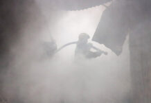 Устранение последствий пожара в гаражах в районе Вешняки