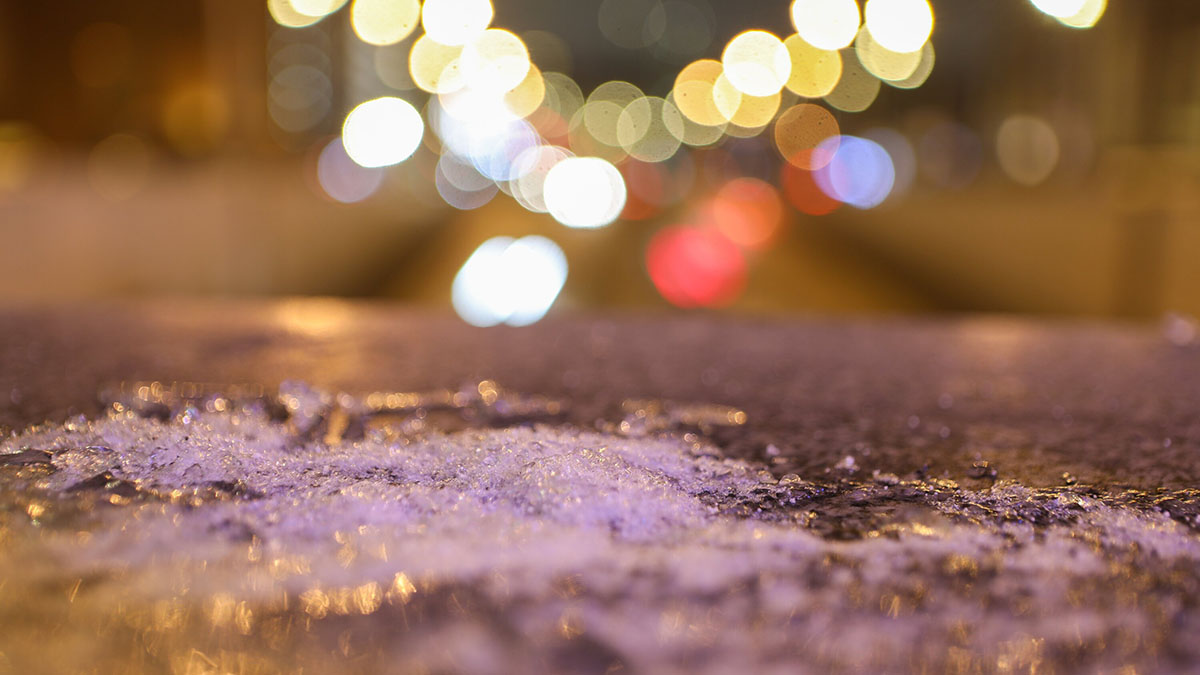 Москвичей предупредили о сильном гололеде вечером 16 января