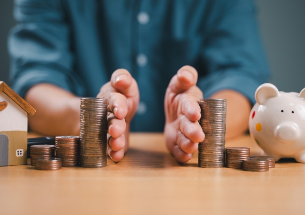 Россиянин затеял судебную тяжбу с экс-супругой из-за собаки и сантехники