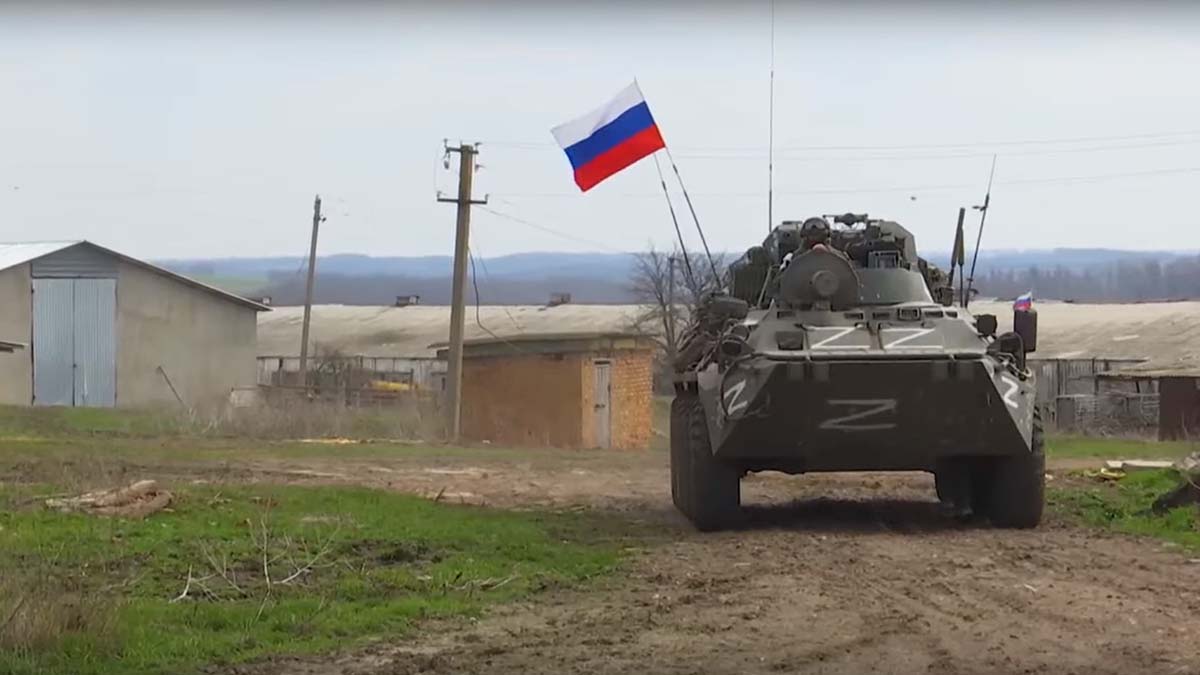 Бойцы ВДВ захватили американскую штабную машину M577 в Курской области