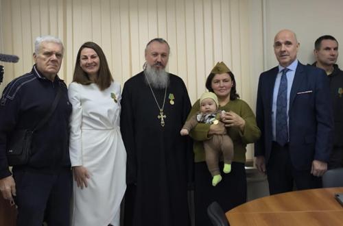 Тыл и фронт едины 