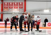 Евгений Куйвашев и Вячеслав Фетисов открыли вторую очередь «Дацюк Арены» 4ff955f0-c73d-4fae-88ba-c231c01a8b88-67ffef58