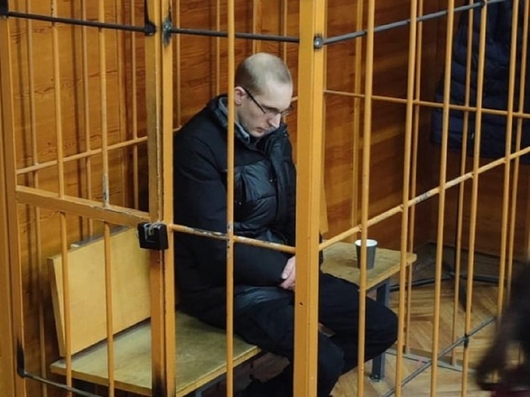 Под стражу заключили патологоанатома, обвиняемого в сексе с 12-летней