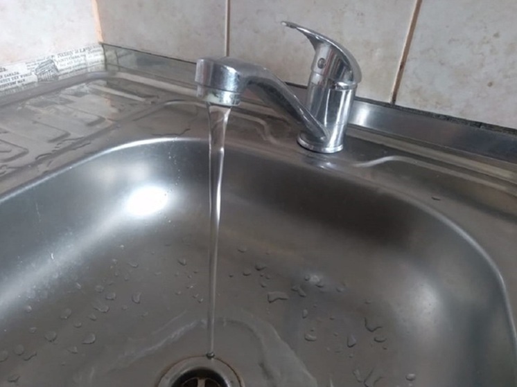 В свердловском городе 11 многоквартирных домов остались без водоснабжения