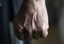 Нападение на медработника в Екатеринбурге получило оперативный отклик полиции fdabd614-6d88-4a5c-ba01-246790a9e46e-67fa9898