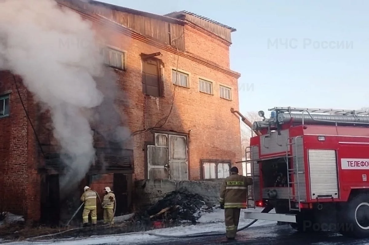 Подвиги огнеборцев Свердловской области: 22 пожара за сутки-0
