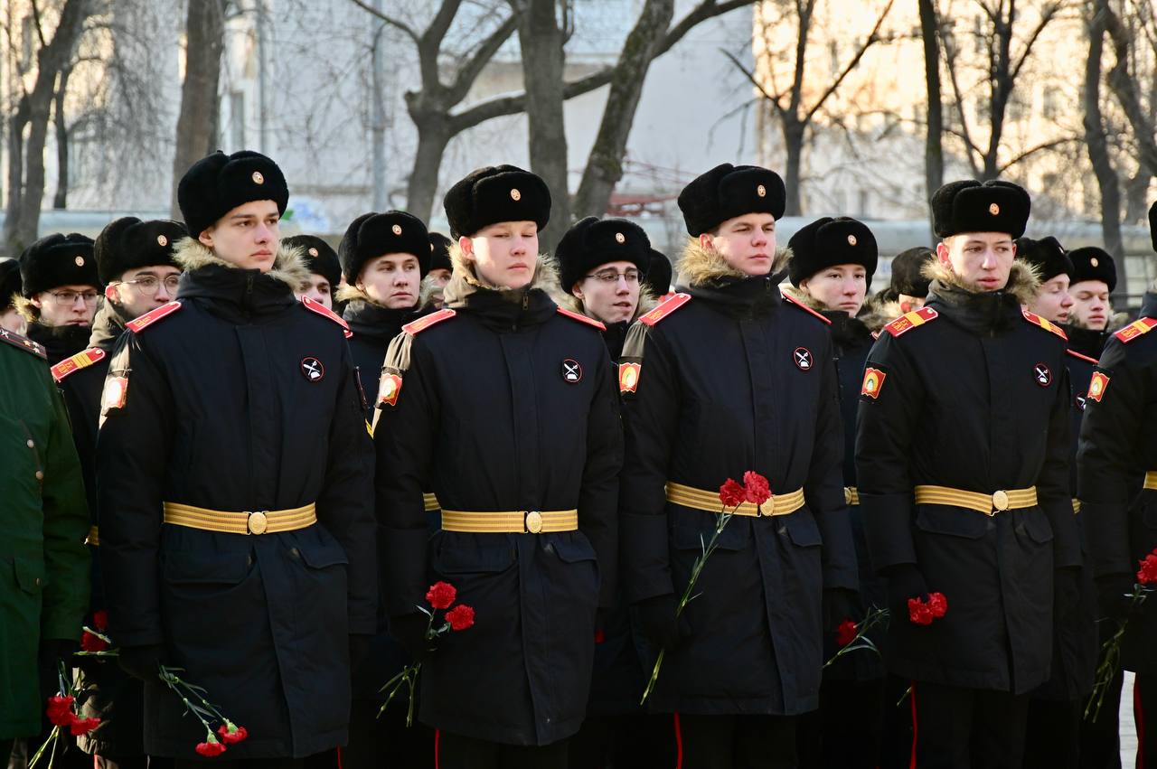 В Екатеринбурге почтили память маршала Георгия Жукова-0