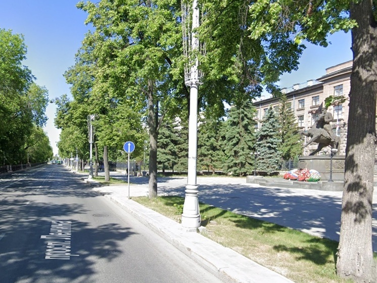 В Екатеринбурге утром 22 февраля перекроют проспект Ленина