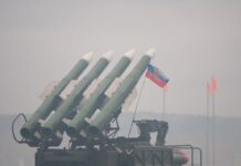 927 криков помощи: как работает горячая линия для семей военных в Свердловской области 927 krikov pomoshhi kak rabotaet goryachaya liniya dlya semej voennyh v sverdlovskoj oblasti-ekaterinburgu-ru-174177980900-0