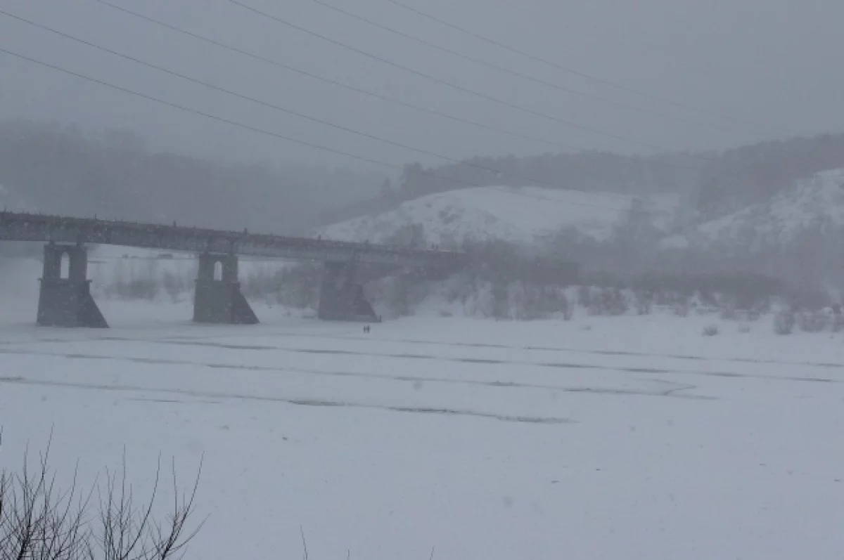 Денис Чегаев возглавляет работы по освобождению мостов Свердловской области от ледяных заторов-0