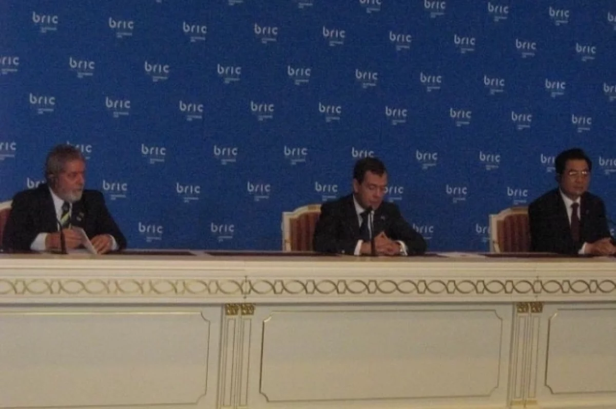 Екатеринбург и БРИКС готовятся к празднованию 20-летия сотрудничества России и мировых лидеров-0