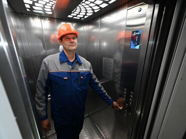 Евгений Куйвашев выделил дополнительные средства на замену лифтов