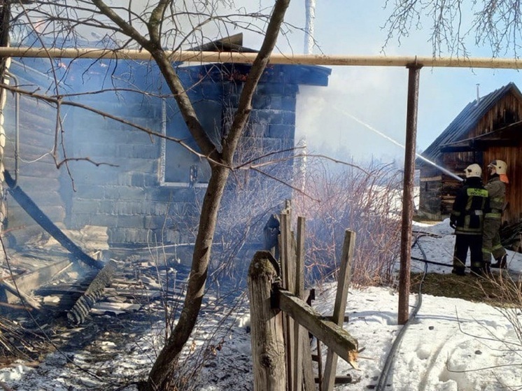 При тушении пожара в селе Лая обнаружено тело погибшей