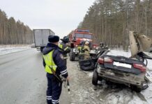 gu mvd rossii rassleduet dtp na trasse ekaterinburgtyumen s uchastiem i -ekaterinburgu-ru-174264237100-0