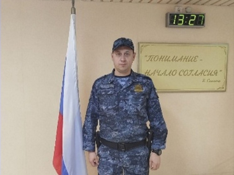 Судебные приставы спасли мужчину, замерзавшего на остановке в Кургане