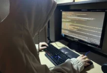 pozhilaya zhitelnicza sverdlovskoj oblasti sohranila svoi sberezheniya blagodarya bditelnosti sotrudnikov banka-ekaterinburgu-ru-174135517800-0