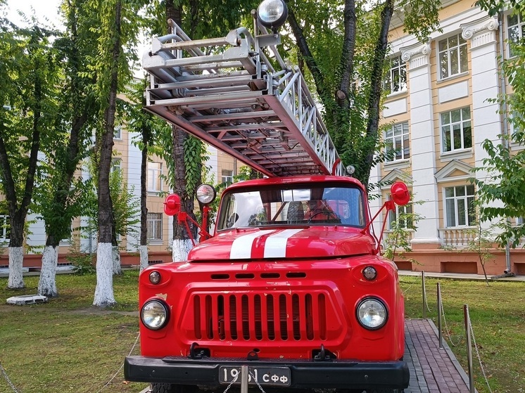 Двухквартирный дом сгорел в свердловском селе Глинское