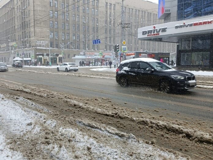 sverdlovskie voditeli mogut povysit bezopasnost na zasnezhennyh trassah-ekaterinburgu-ru-174167658200-0