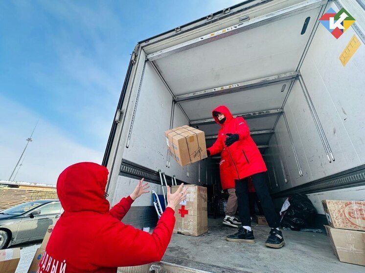 Три грузовика с гуманитарным грузом отправили из Зауралья на Донбасс