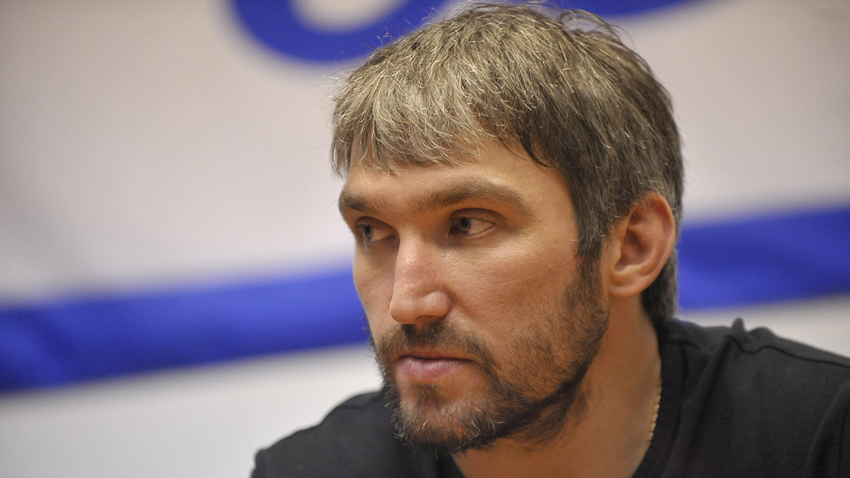 Мать Овечкина трогательно поздравила сына с новым рекордом