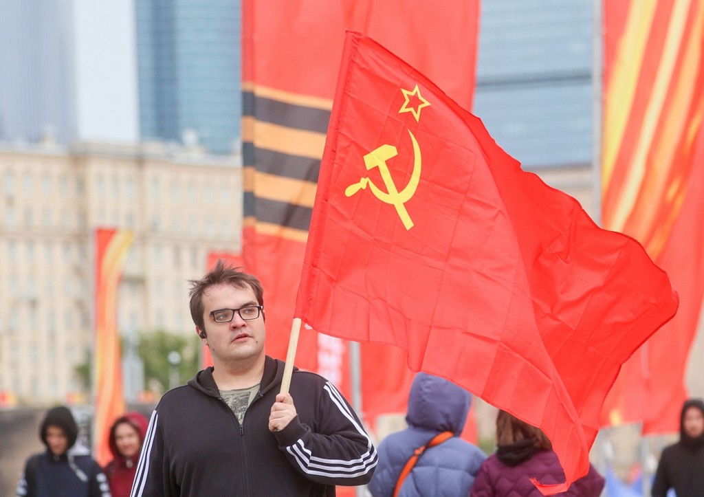 В европейской столице хотят запретить флаги России и СССР в День Победы