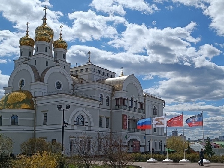 Денис Паслер поздравил православных свердловчан с праздником Пасхи