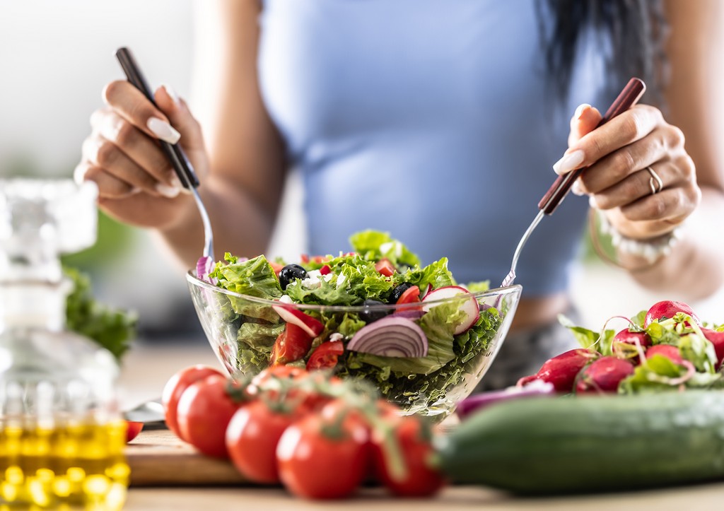 Гастроэнтеролог предупредила, к чему приводят быстрые диеты