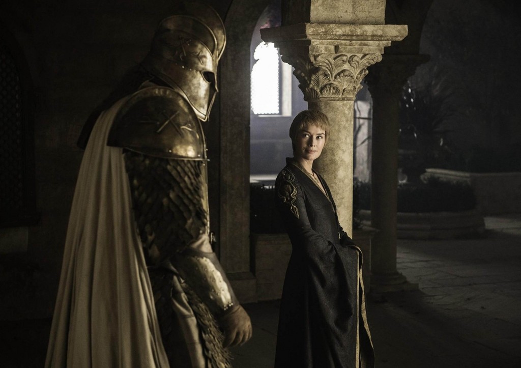 Хафтор Бьернссон слева в сериале «Игра престолов»