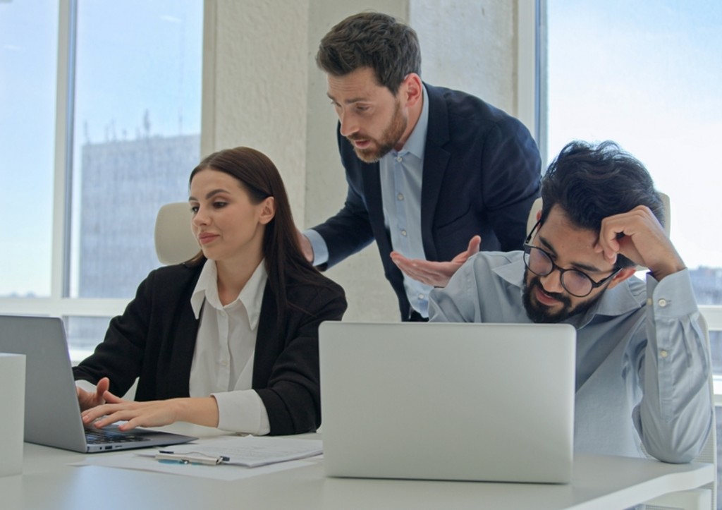 Юрист раскрыл, какой документ позволяет законно штрафовать сотрудников