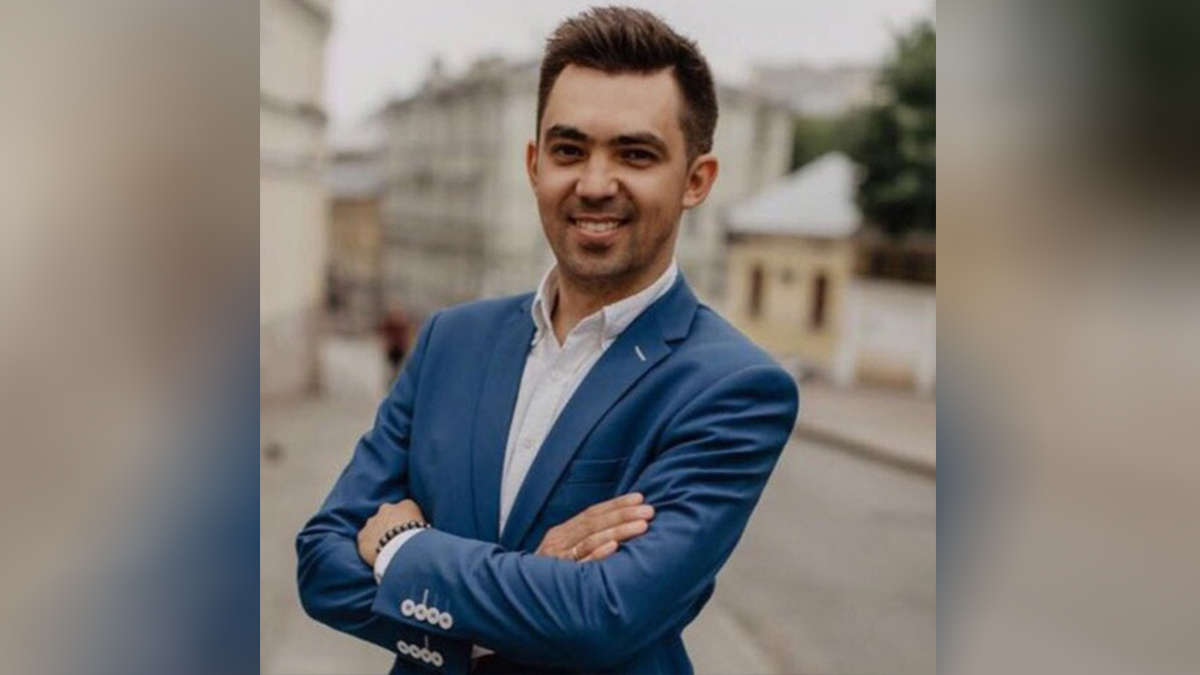 Экс-сотрудник Минцифры Константин Бырда попал в больницу после драки с ухажером жены - Mash