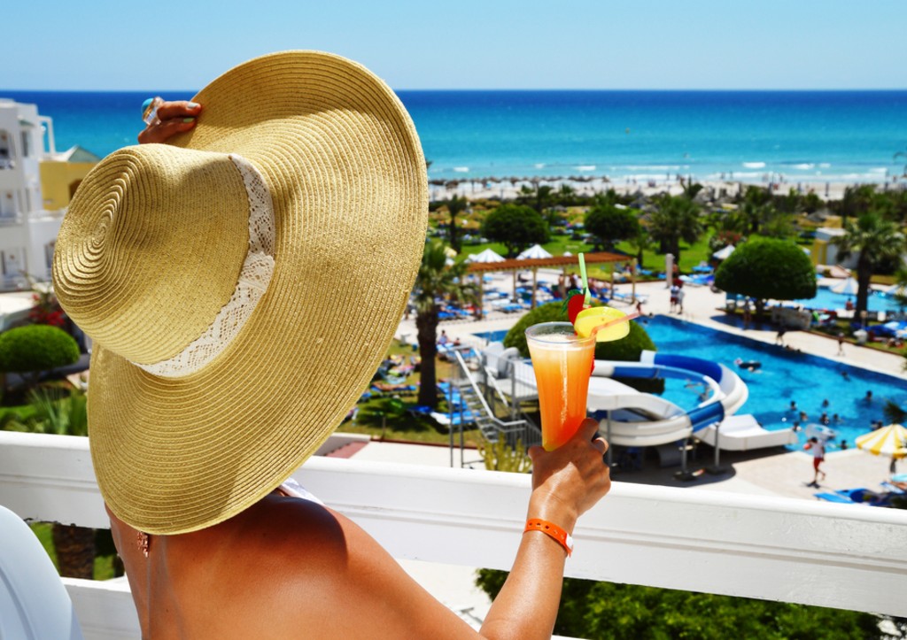 Турэксперт раскрыл, хватит ли 200 тысяч рублей на отдых с семьей за рубежом