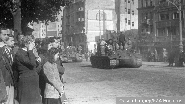 Захарова напомнила Вучичу о роли Красной армии при освобождении Югославии